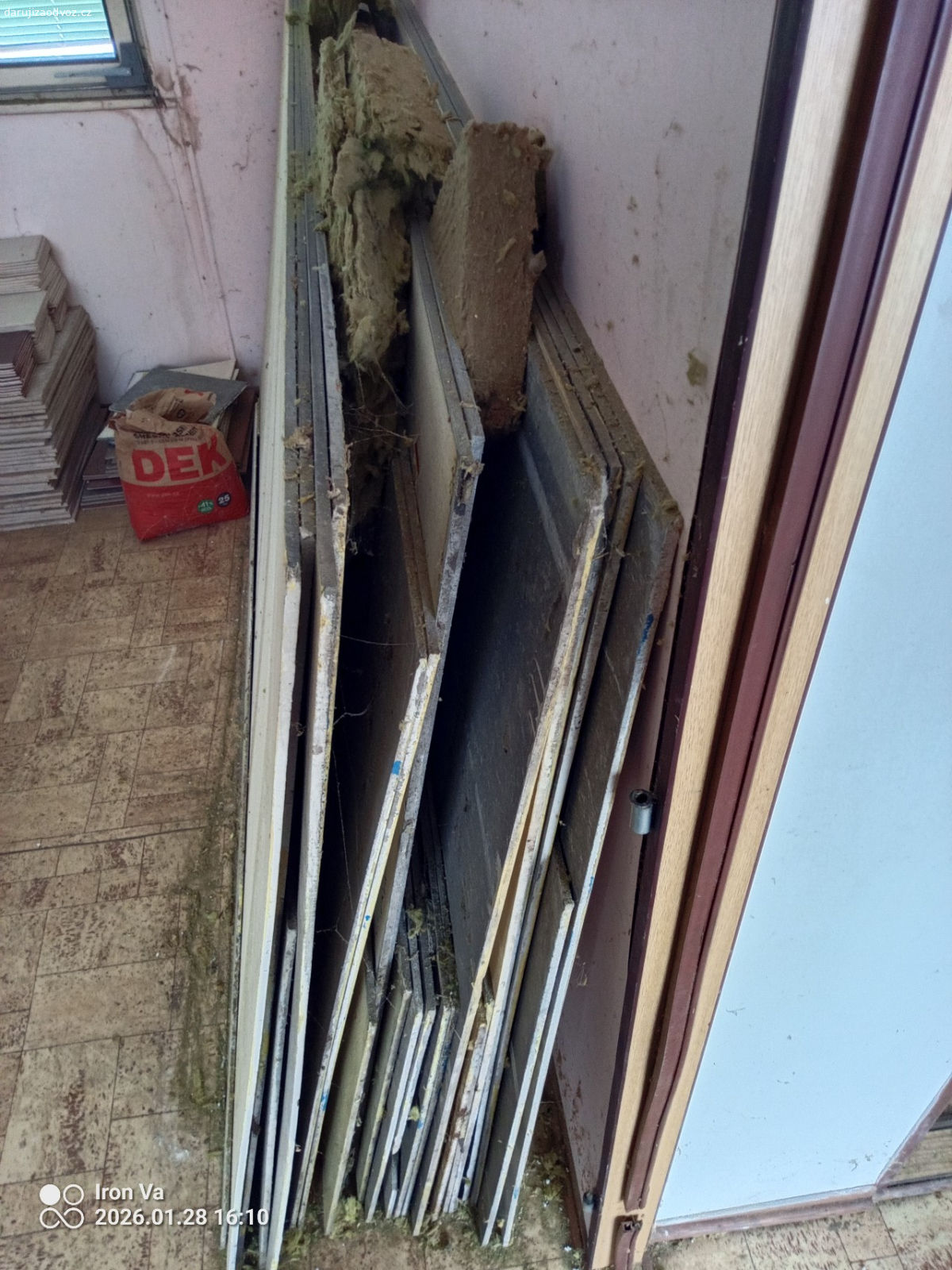 daruji. Obkladové desky z obložení stavebních buněk o rozměru 250*120cm  cca 30 kusů