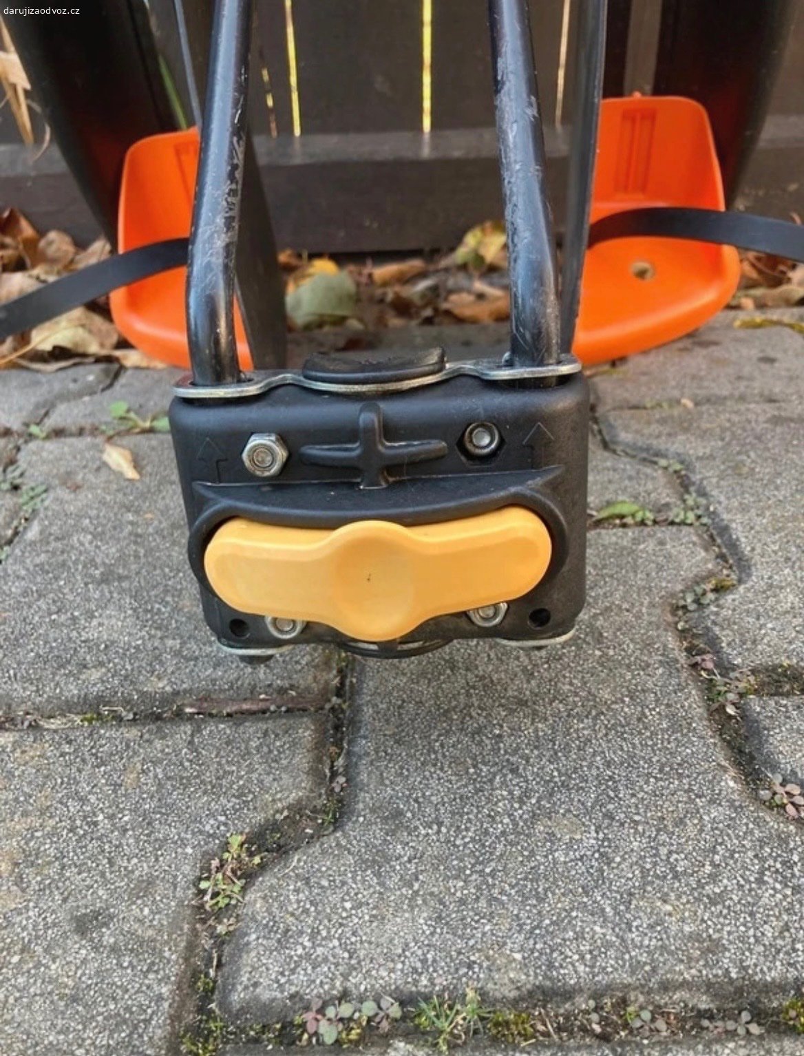 Dětská cyklosedačka. Dětská cyklosedačka Bellelli. Nosnost do 22 kg, polohovatelná. Součástí je zámek na kolo.