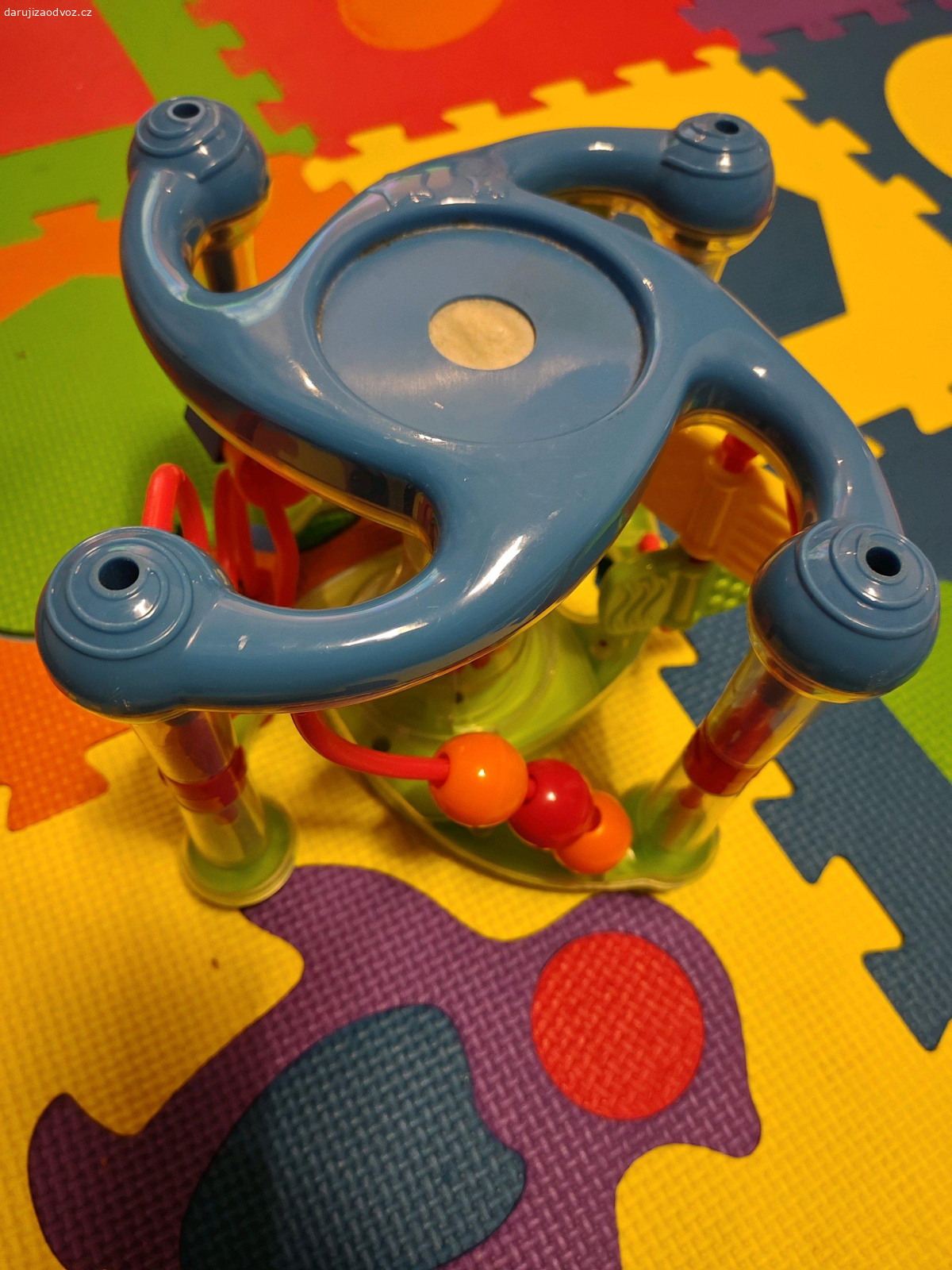 Dětská hračka. Funkce na baterky již nefuguje.