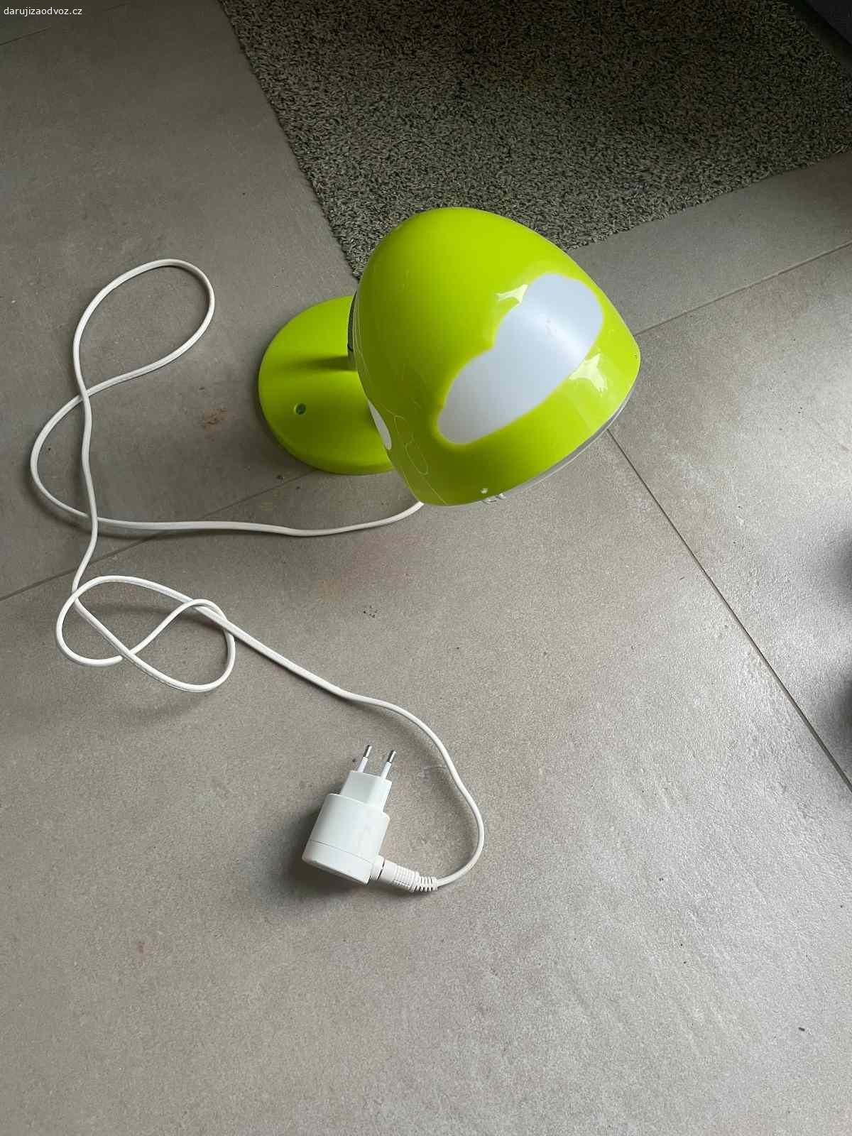 Dětská lampička na stěnu. Daruji dvě dětské lampičky s montáží na stěnu.