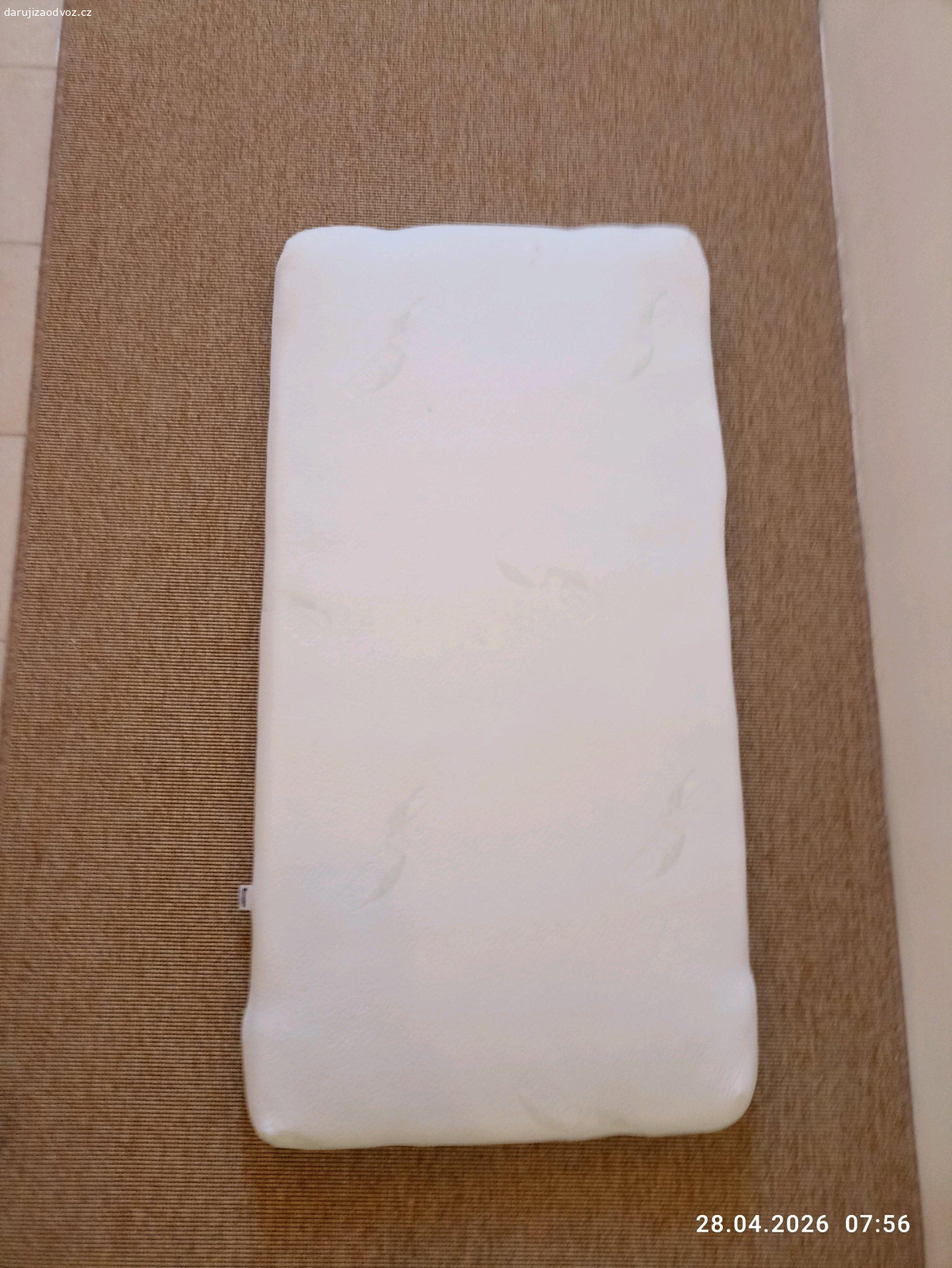 dětská matrace 120x60x8. Po dvou dětech, v dobrém stavu. Preferuji domluvu po SMS, WhatsApp nebo e-mail.