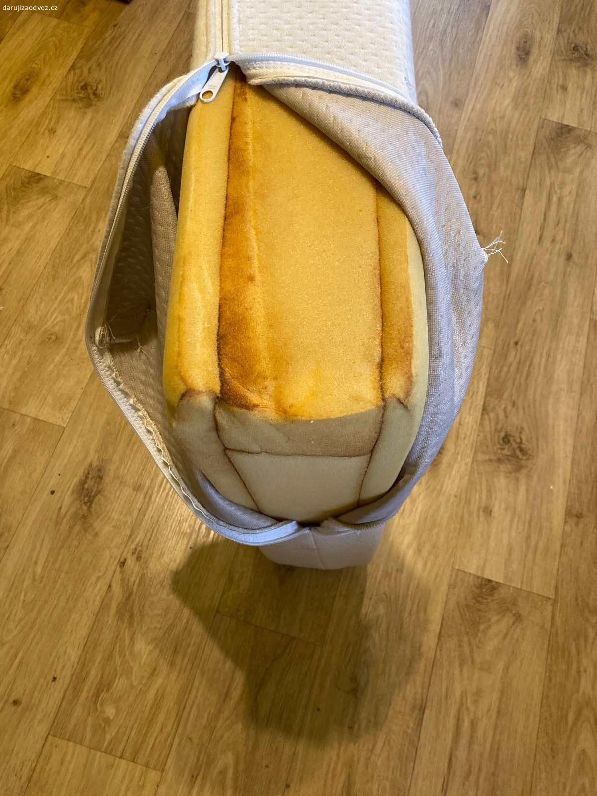 Dětská molitanová matrace 170 x 70 cm. Dobrý den,
nechám za odvoz dvě několik let používané dětské molitanové matrace 170 x 70 cm.

Inzerát je platný do smazání.