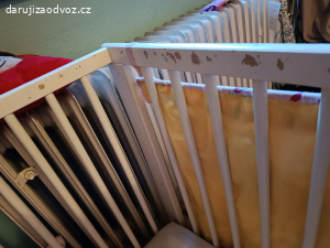 dětská postýlka