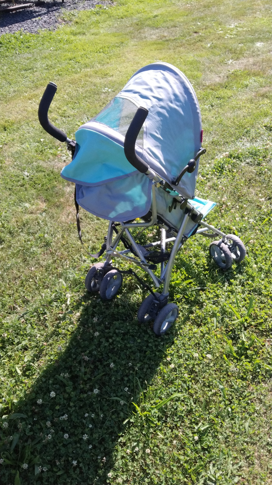 Dětské golfky. Daruji za odvoz použité dětské golfky. Jednoduše složitelné a rozložitelné.