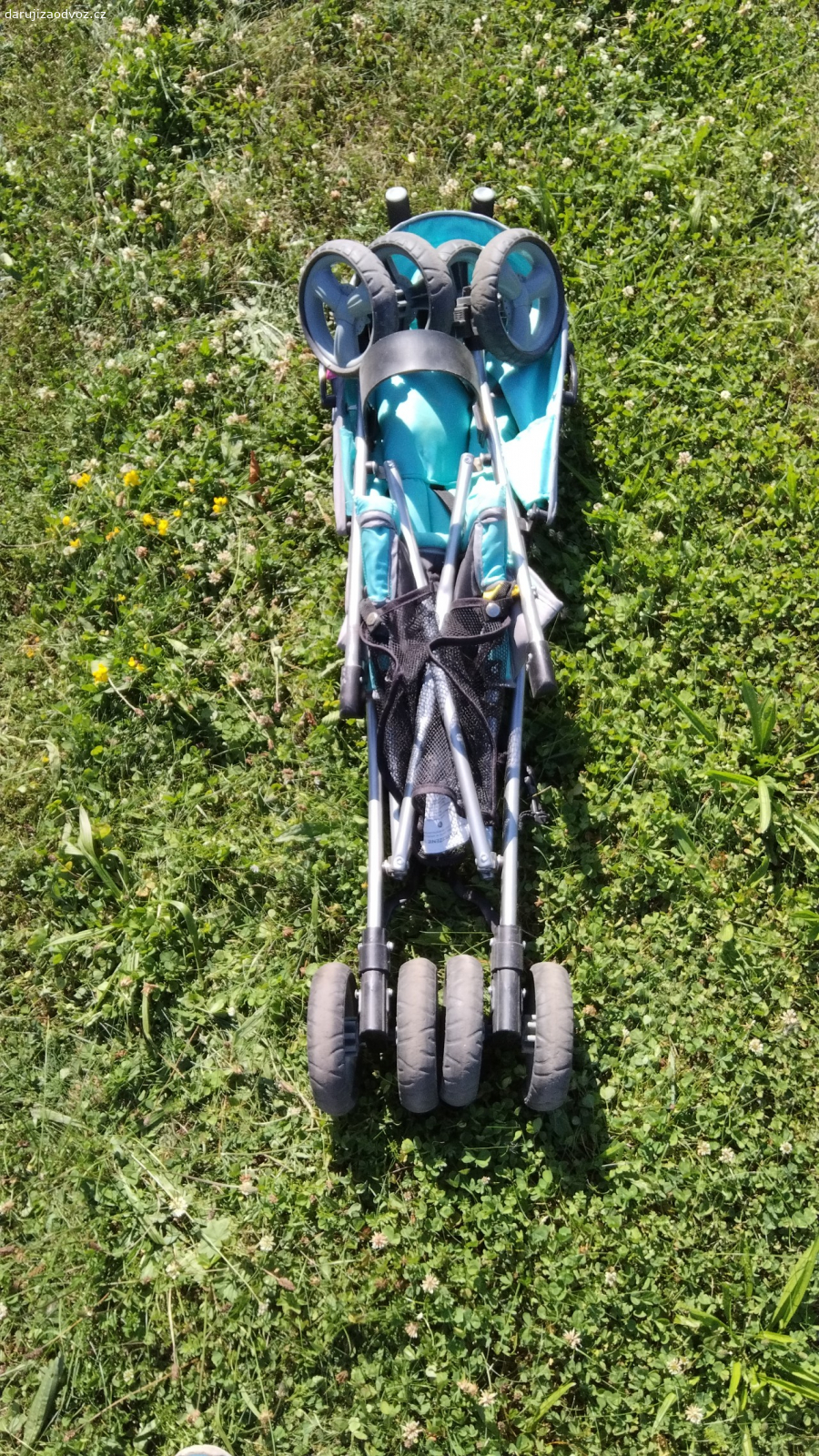 Dětské golfky. Daruji za odvoz použité dětské golfky. Jednoduše složitelné a rozložitelné.