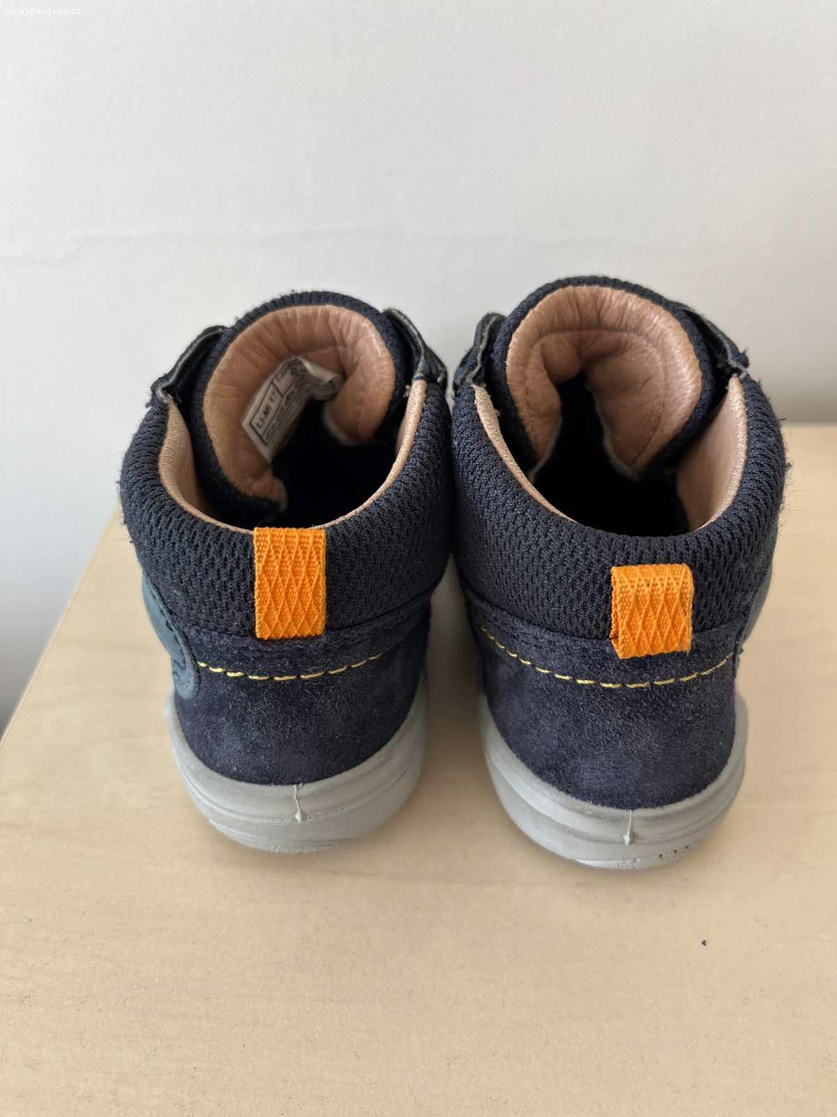 Dětské kožené kotníkové boty ve. 22 Super Fit. chlapecké kožené koníkovi boty , goretex úprava.
Mohu i zaslat.