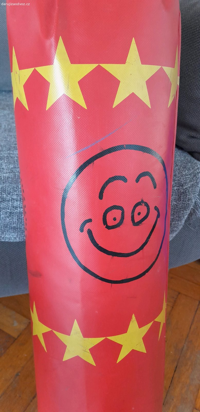 Dětský boxovací pytel. Boxovací pytel pro děti, výška 75 cm, průměr 20 cm.