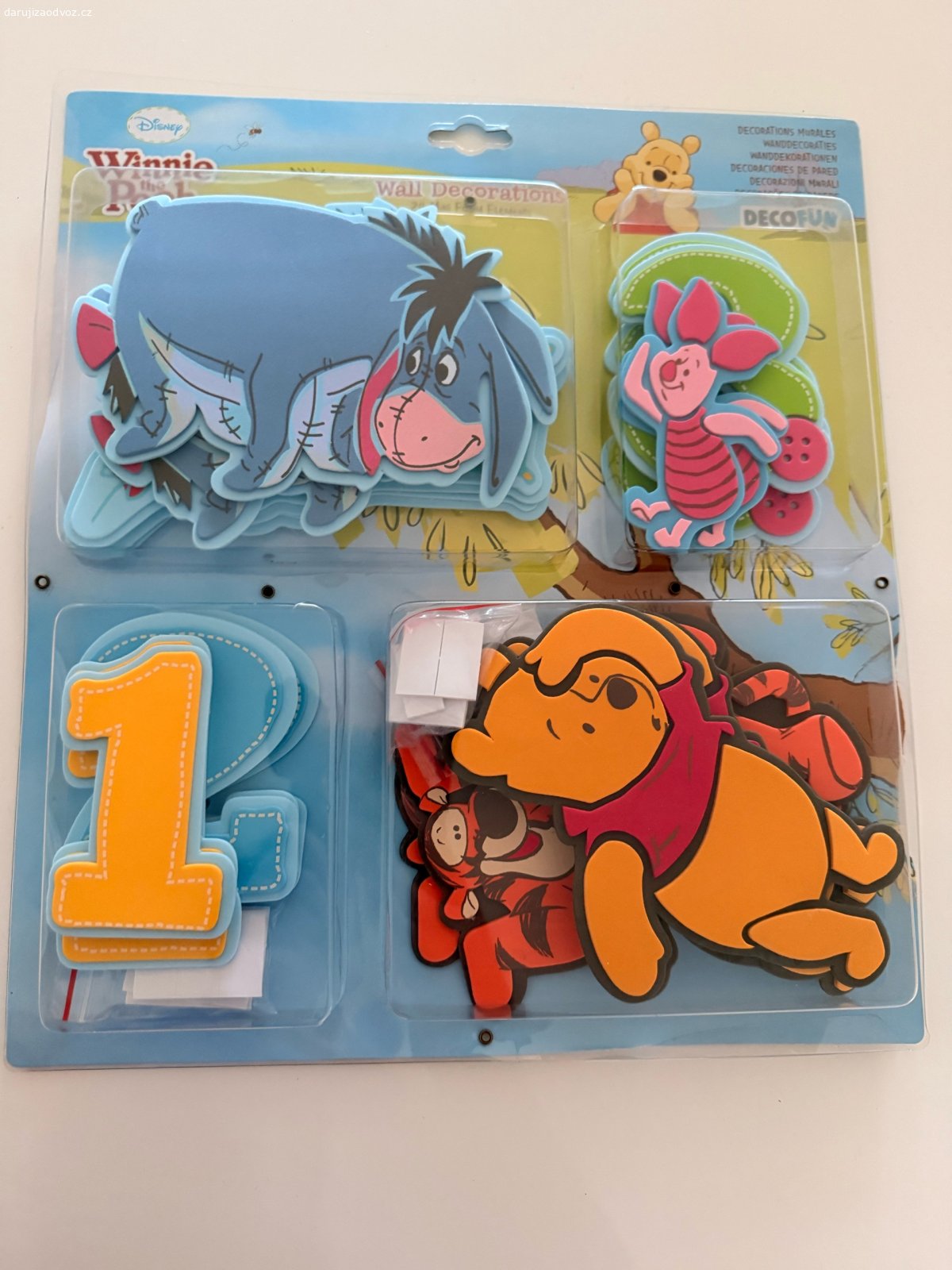 Disney Medvídek Pú – 3D pěnové samol. Daruji 3D pěnové samolepky na zeď s motivem Disney Medvídek Pú.

Sada obsahuje motivy Medvídka Pú, Tygra, Ijáčka, Prasátka a čísla 1. Samolepky jsou měkké pěnové, vhodné jako dekorace do dětského pokoje.

Balení je otevřené, všechny díly jsou ale kompletní a nepoužité (viz fotografie).