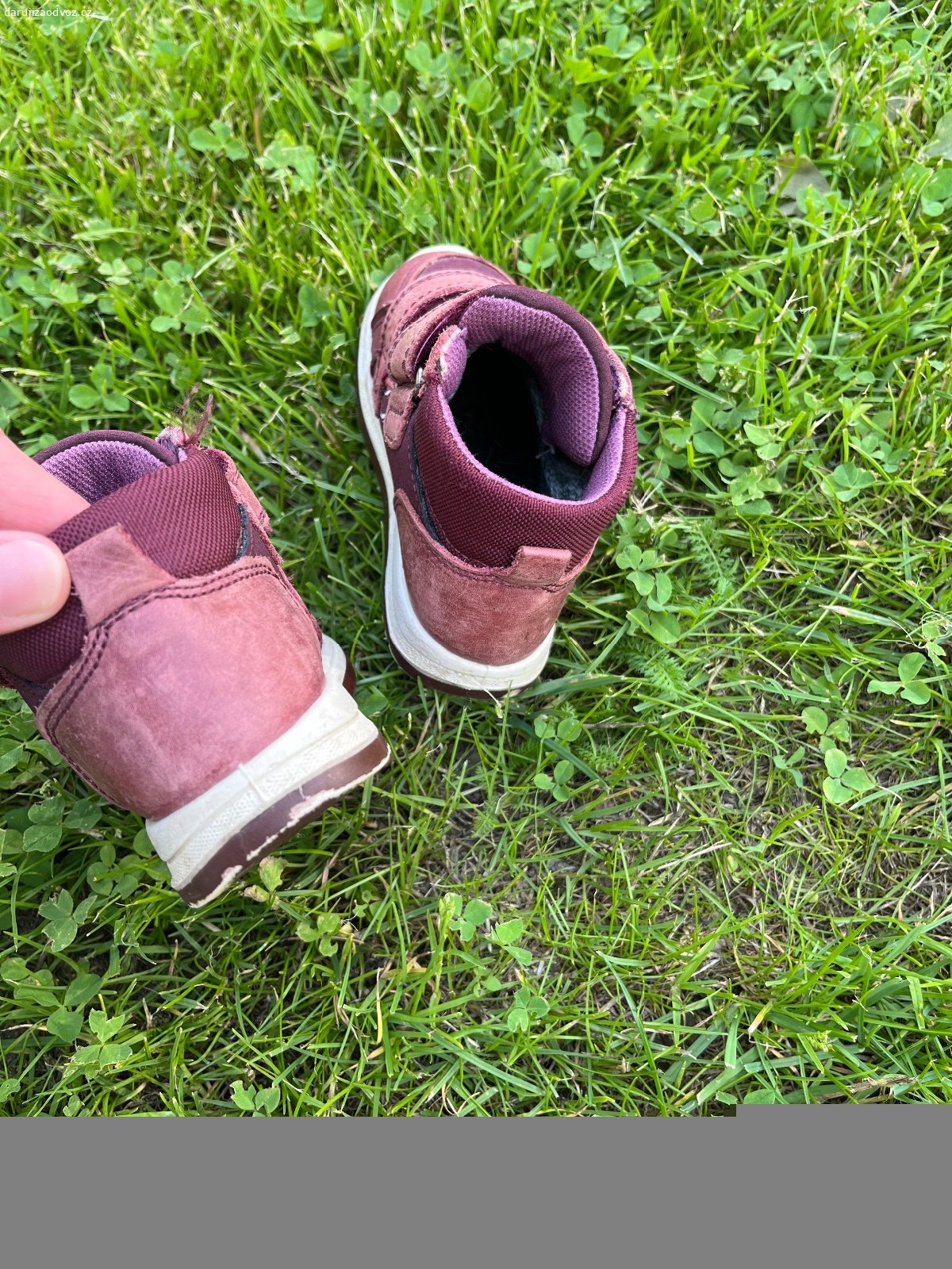 Dívčí celoroční boty Primigi, vel. 23. Daruji za odvoz dívčí celoroční boty Primigi, vel. 23. Krásný stav, Goretex, doporučuji. Po domluve posílám přes zasilkovnu nebo osobní předání Praha Smíchov.