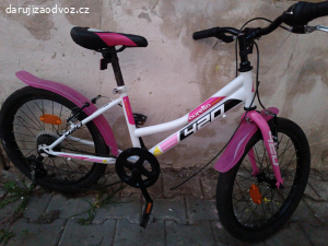 dívčí kolo na cca 10 let
