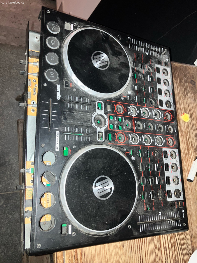 DJ kontroler Reloop Terminal Mix 2