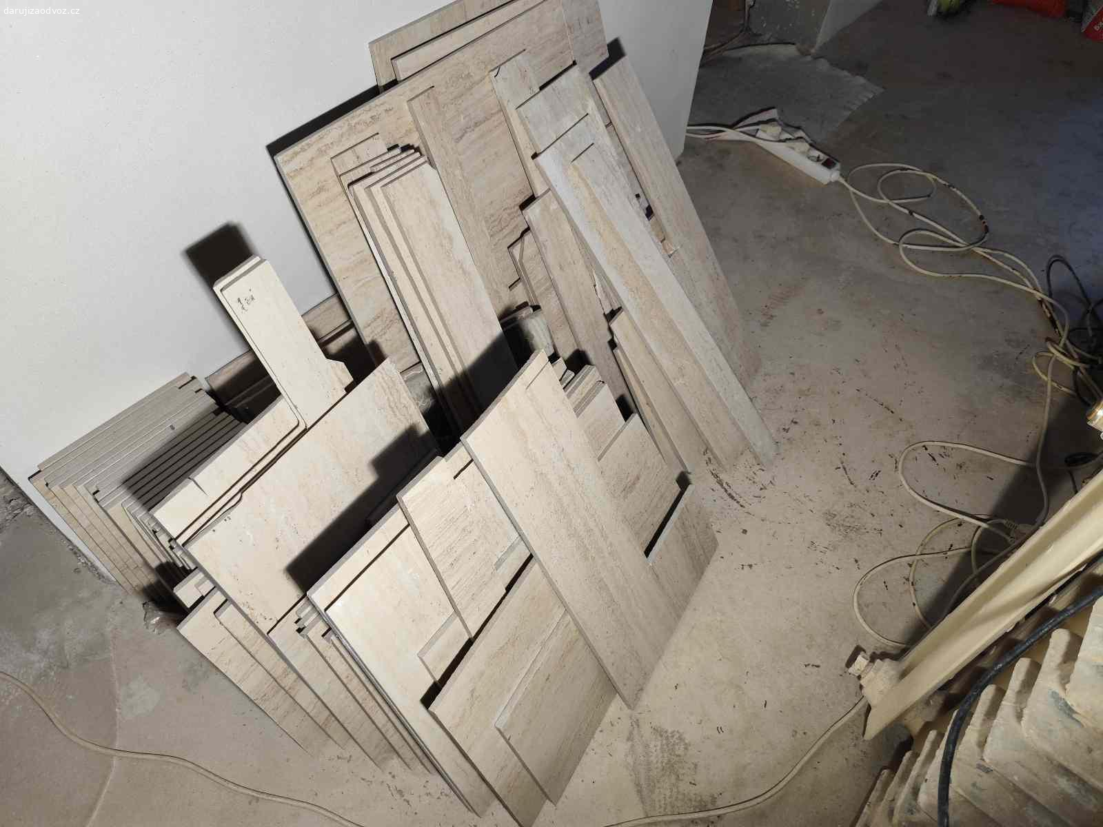 DLAŽBA RAKO Alba Větší množství prořezu. Daruji za odvoz větší množství prořezu. Odhadem přes 7 m2. Malé kousky z 30x60 i velké z 60x60 dle foto. Jedná se o RAKO Alba béžová mat.