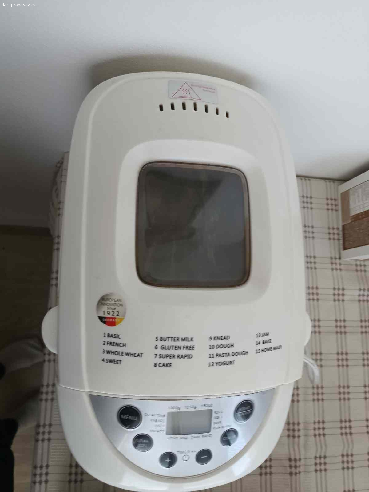 Domácí pekárna. Starší, funkční, 
Již rok nepoužívaná, je potřeba dobře umýt. 

Vyměním, třeba za 2 bezlepkové mouky
Jen osobní odběr