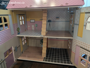 Domeček pro panenky