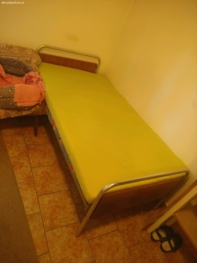 Drátěná postel