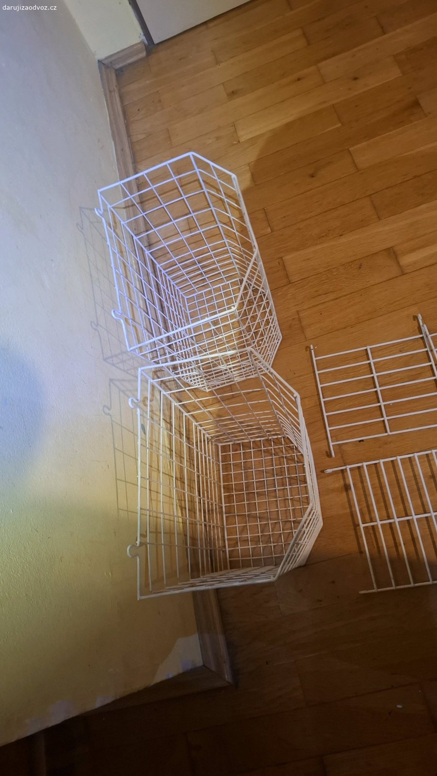 Dratěný program. 31cm šiřka 23,5 hloubka, 34cm výška. Mohu poslat