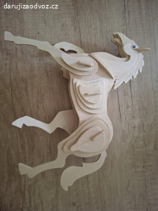 Dřevěná skládačka koně