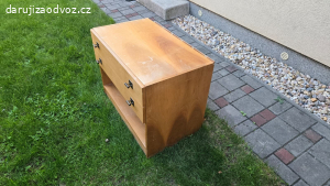 Dřevěné skříňky se šuplíky