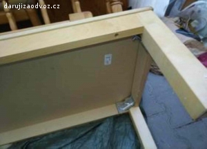 Dřevěný odkládací TV stůl výška 30 cm - za Nescafé