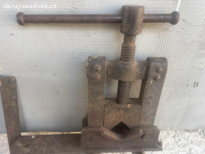 Závitový držák na trubky (plně funkční) ZA ODVOZ!