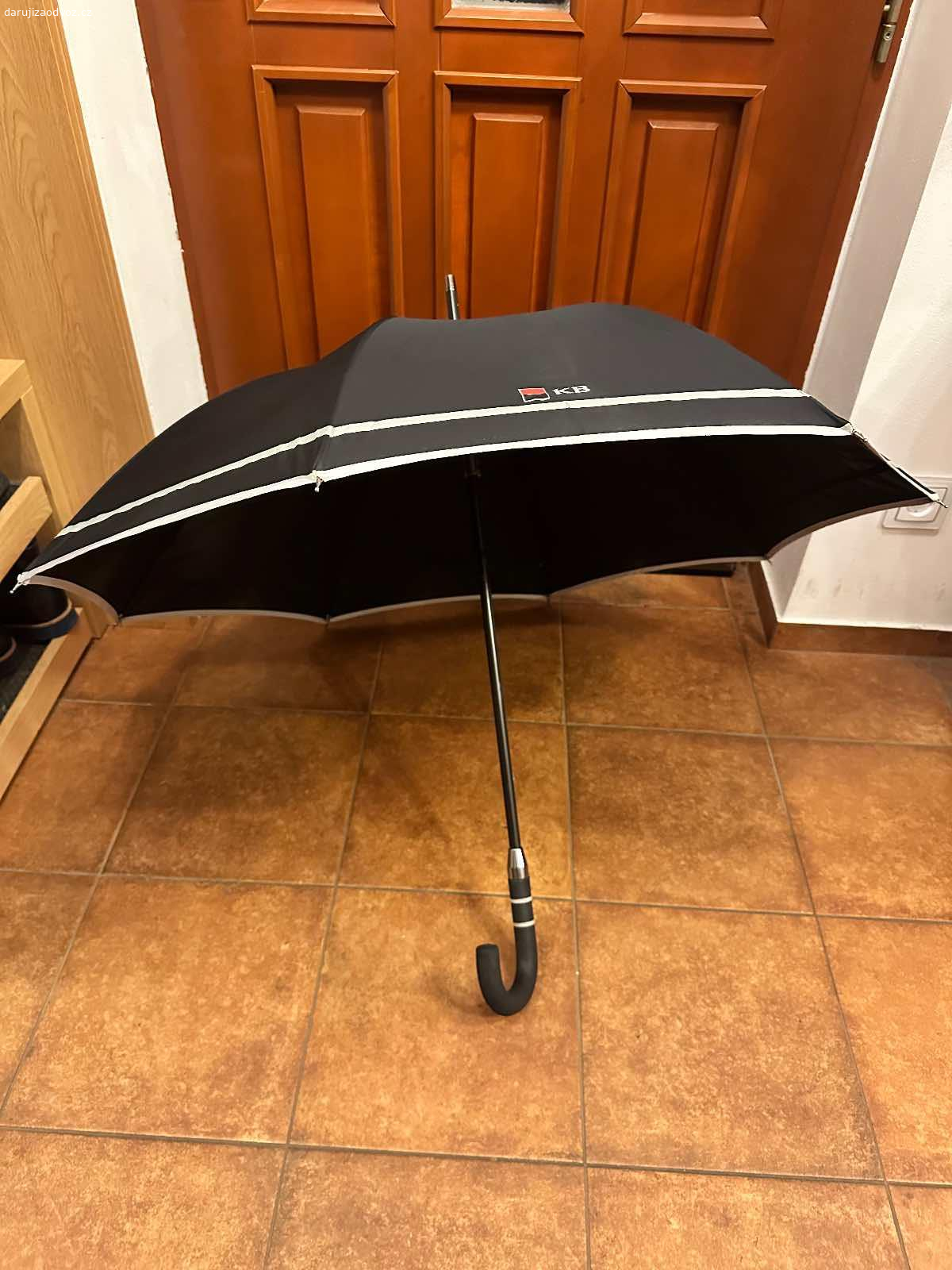 Dva destniky. Destnik Tom Taylor a Komercni banka

U Tom Taylor rukojeť trošku lepí (zastarání gumy). Jinak funkční.

Daruji prvnimu, kdo si pro ne prijede.

Osobni odber Mesice u Prahy (kousek za Letnanama).