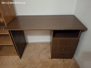 Dva pracovní stoly
