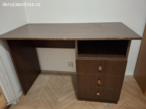 Dva pracovní stoly