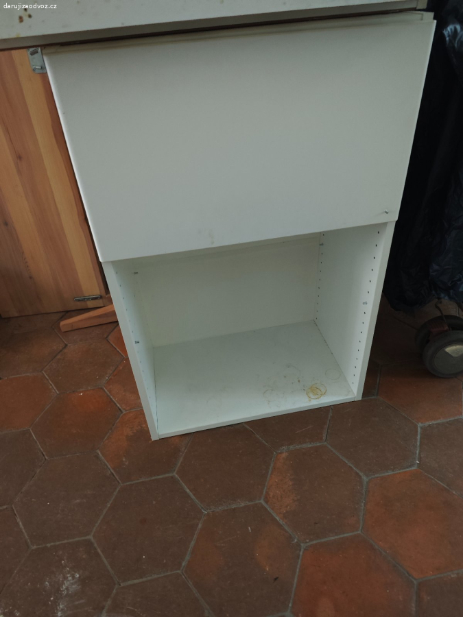 Dve kuchynske skrinky