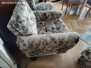 Dvě starší křesla