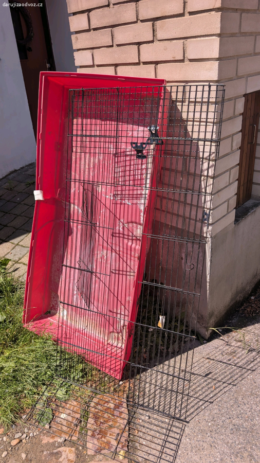 Dvě velké klece