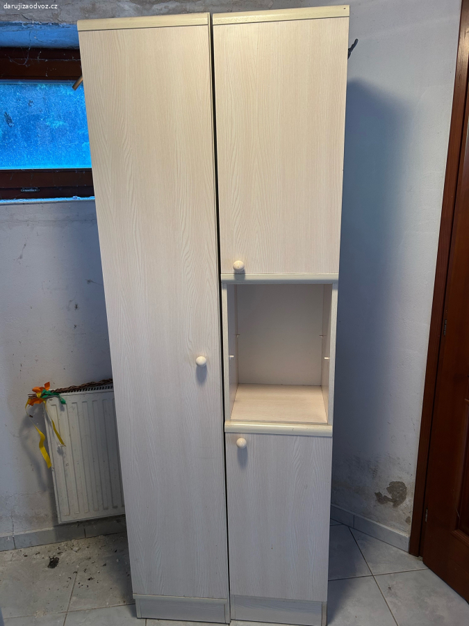 Dvoudílná koupelnová skříň