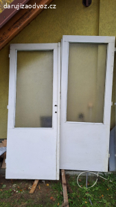 dvoukřídlé prosklené dveře