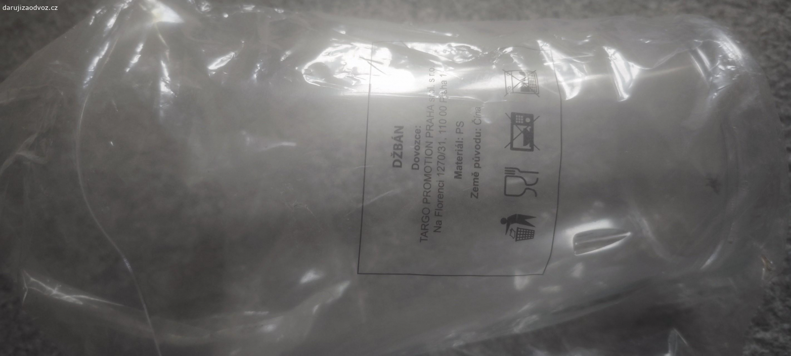 Džbán na vodu. Nikdy nepoužitý džbán na vodu. K vyzvednutí na Praze 6.