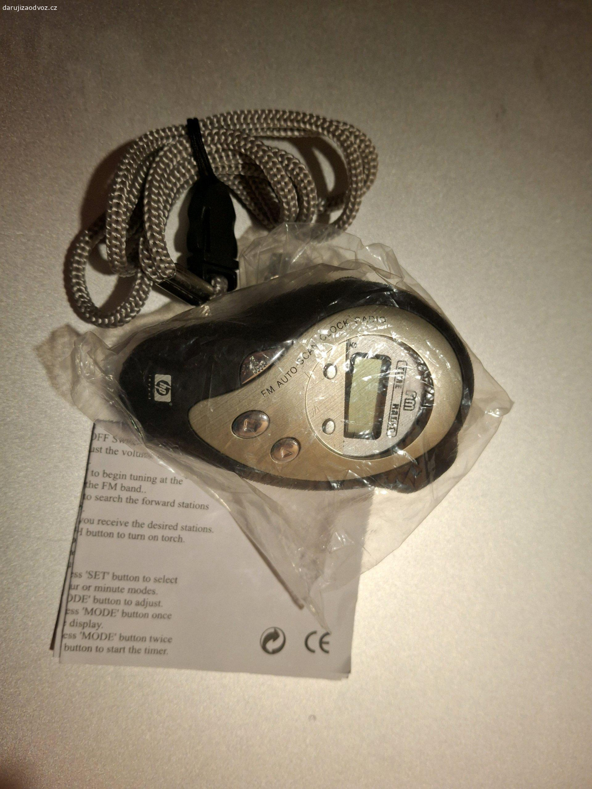 FM kapesní rádio. 2 ks. Bez sluchátek. Asi nikdy nezkoušené - funkčnost neoveřena.