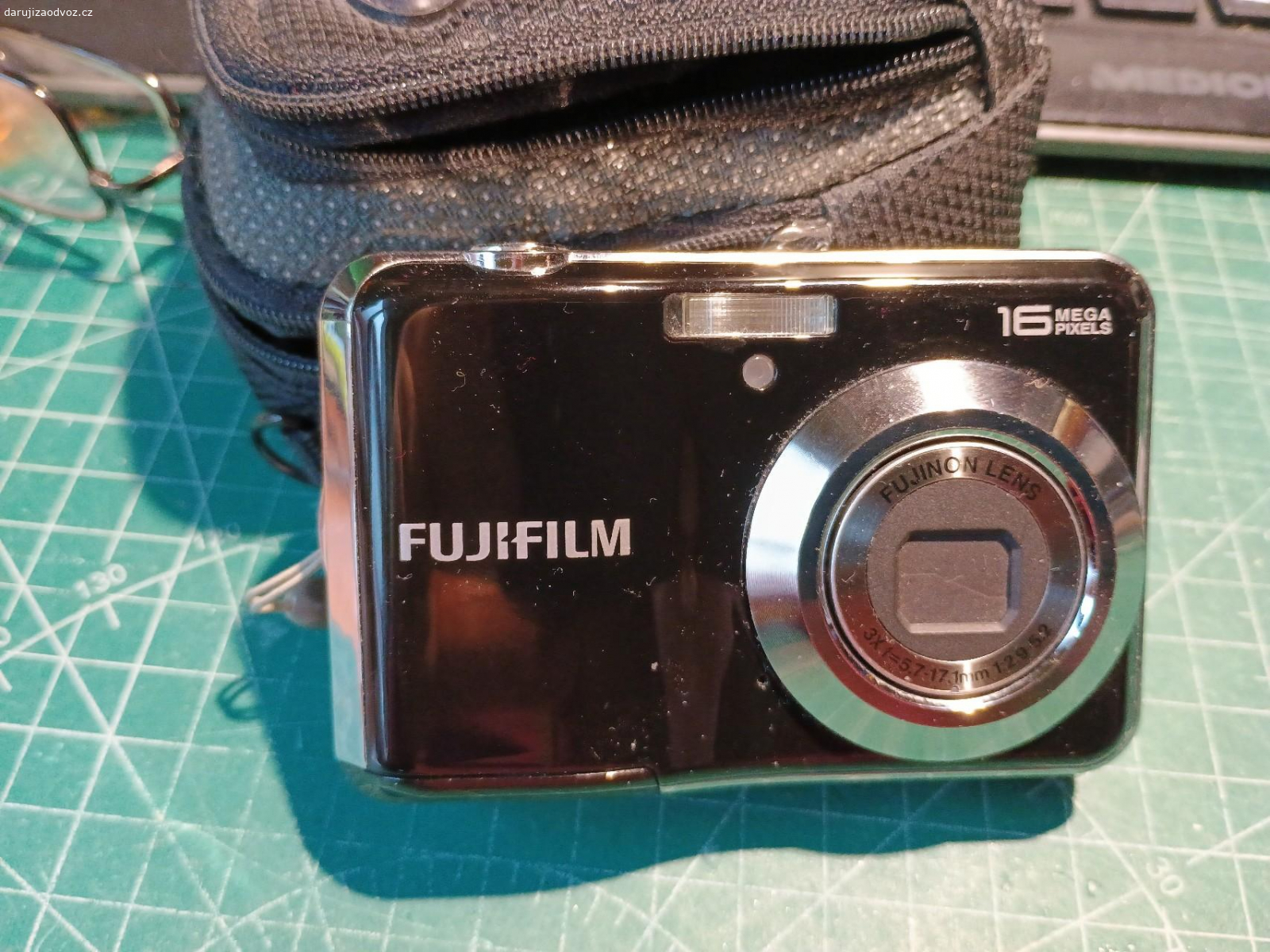 fotoaparát FujiFilm 16M. dělá vše, jenom ho nepotřebuji