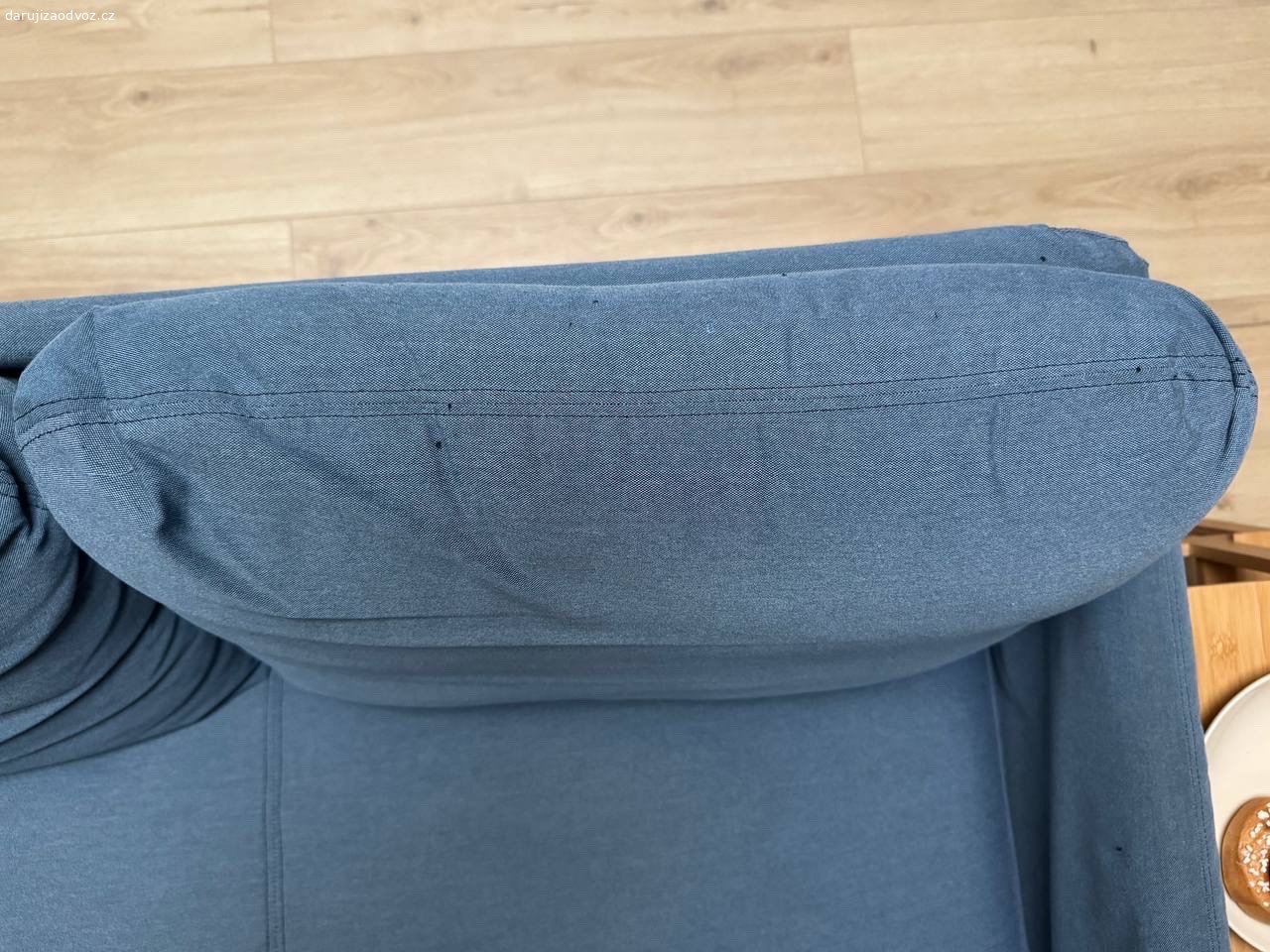 Pohovka ikea. Darujeme za odvoz tuto malou NErozkládací sedačku
Nekuřácká domácnost
Rozměry zde:
https://www.ikea.com/cz/cs/p/glostad-2mistna-pohovka-knisa-tmave-seda-50489012/