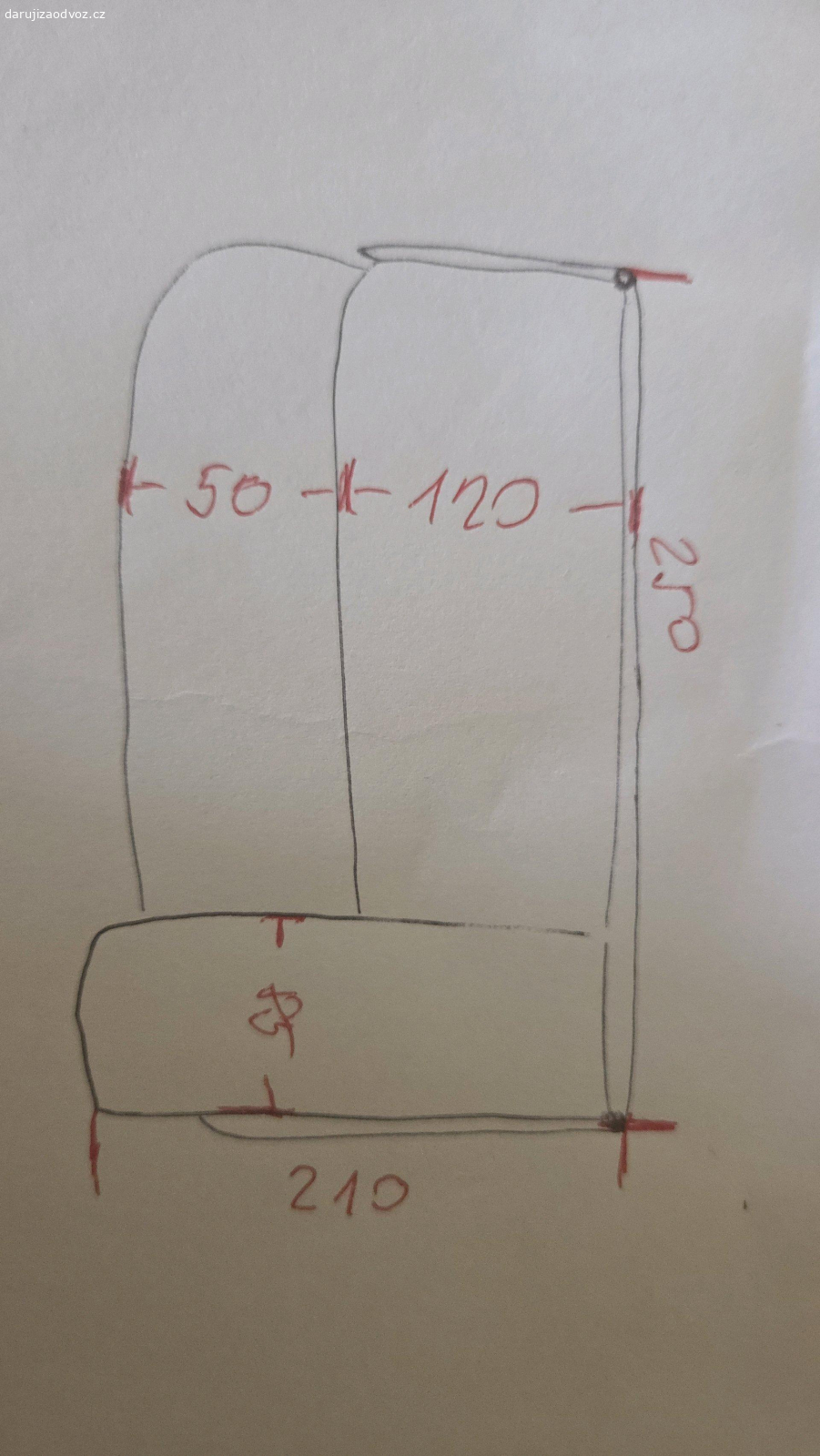 gauč rozkládací. Gauč rozkládací 250 x 210
Gauč je udržovaný, povrchy v dobré kondici, žádnédiry ani fleky. 
Spát se na něm dá v jednom v pohodě, ve dvou spíš nouzově, na sezení dobrý.
Rozkládání je opravované, funguje.
Rozmontovat se dá na dva velké kusy. Je to dost těžké, stěhovali to 2 chlapi.