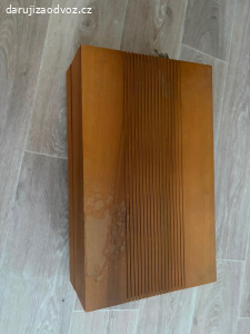 Gramofon a desky