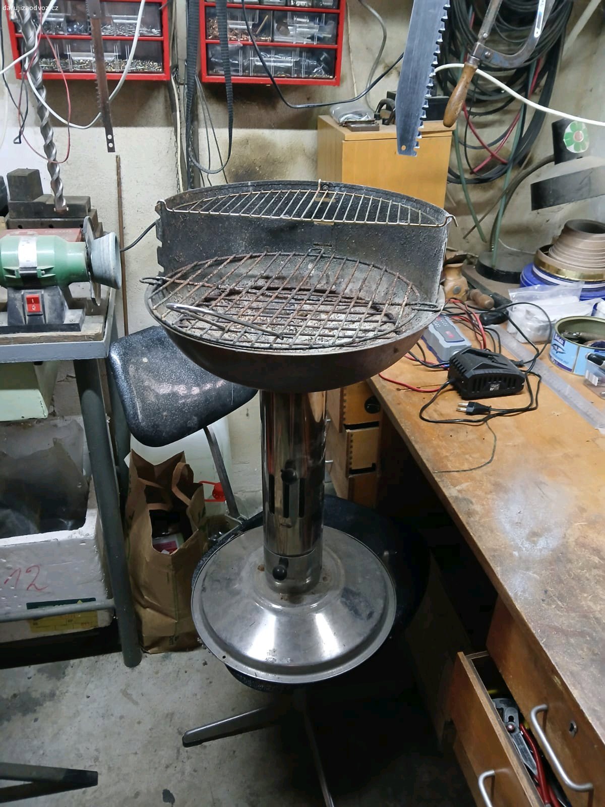 Grill. Použité, plně funkční.