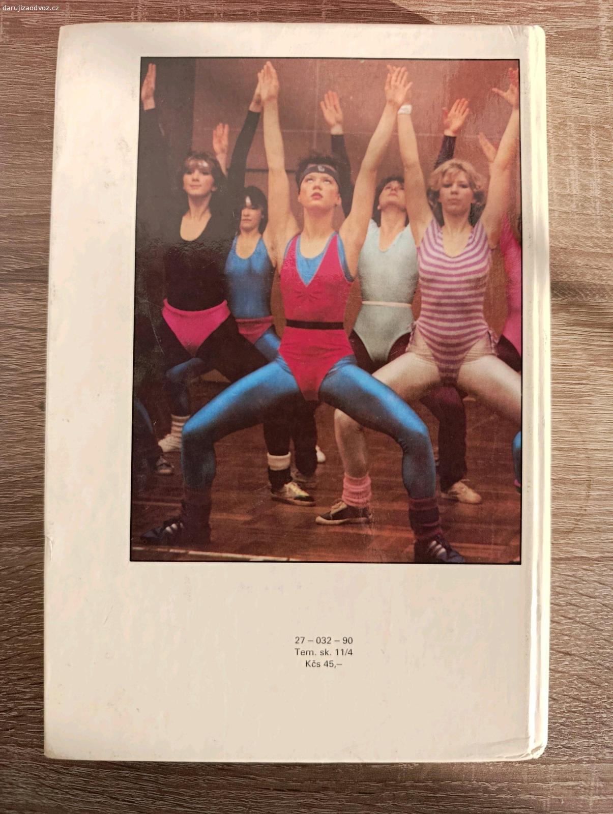 Gymnastika pro moderní ženu - kn. Publikace o aerobním cvičení. 
Název: Gymnastika pro moderní ženu
Autorky: Helena Jarkovská, Zlata Wálová
Žánr: Aerobní cvičení, gymnastika
Účel: Instruktážní fotografie a popisy cviků pro ženy k posílení svalů a úpravě postavy
Stav:běžné známky opotřebení