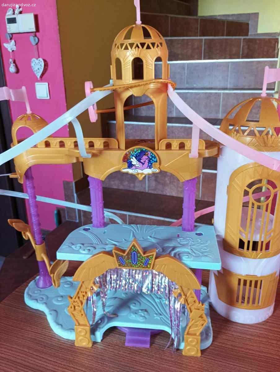 Hasbro My Little Pony Závod na zámku. vyzvednutí ve Slatině u Kralup
třeba na zahradu na doničení