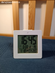 Hodiny s teploměrem