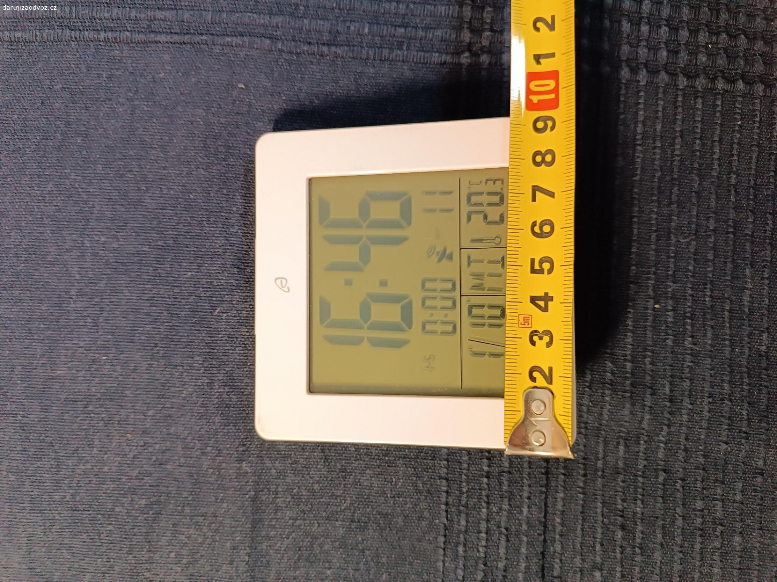 Hodiny s teploměrem. Daruji za odvoz elektronické hodiny s teploměrem.