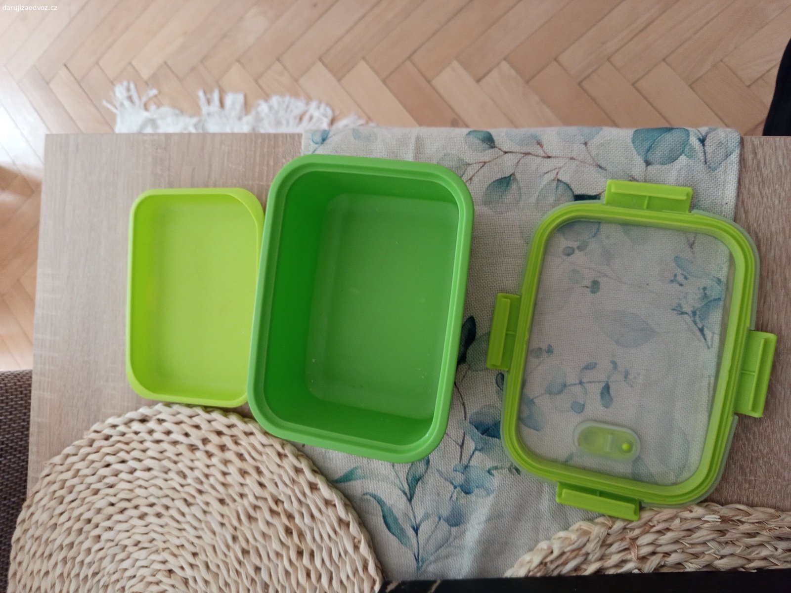 Hrnecky, talirky, ramínka, misky. Viz foto

Hrnecky, talirky, misky, krabicka plastova.
Prosim volejte pouze VAZNI zajemci co opravdu prijedou !! Na sms a emaily neodpovidam, prosim volejte pro rychlou domluvu. Odvoz co nejdrive
Dekuji
Cca 7min od Praha 4-Kacerov