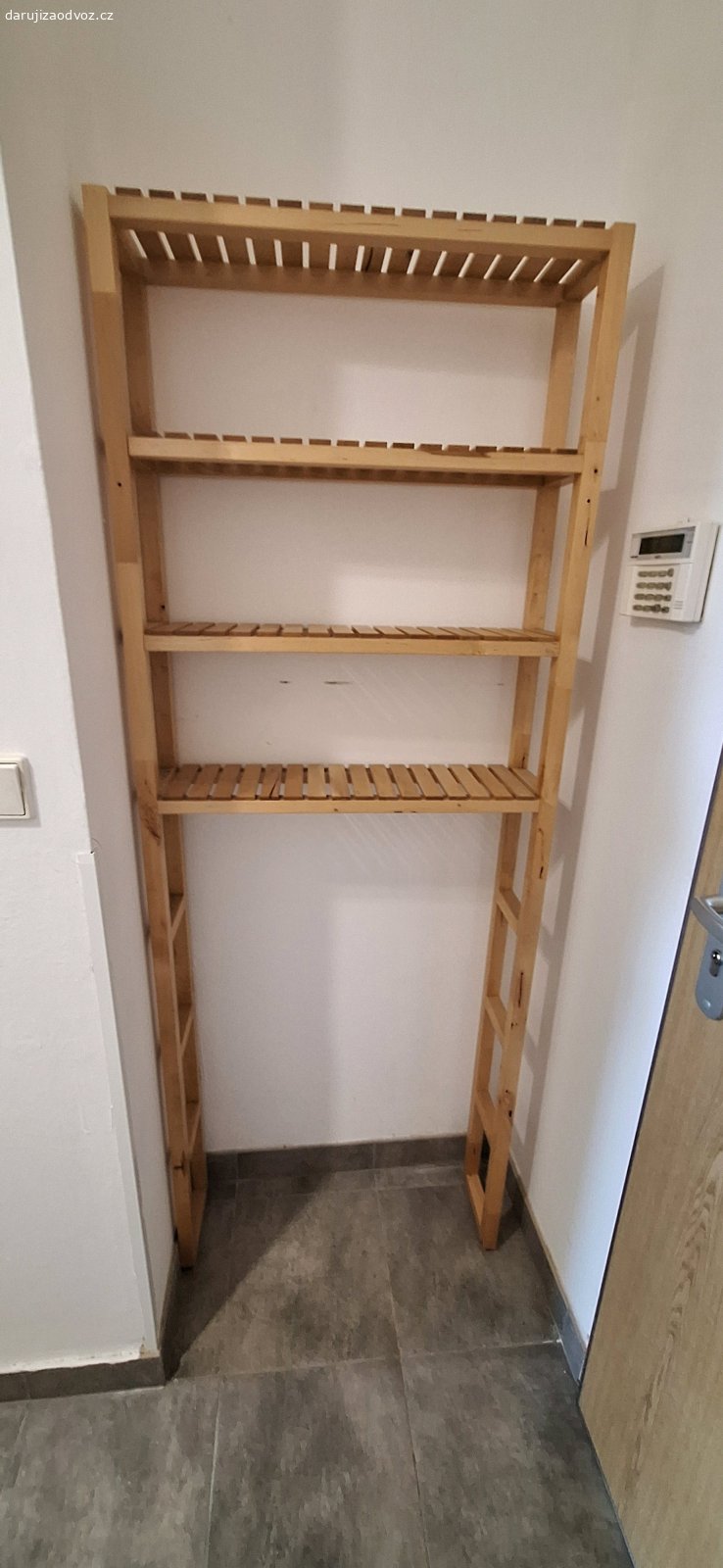 IKEA police. Rozměry: 181,5 × 68 × 18 cm

Používaná, zachovalý stav. Daruji zdarma za vlastní odnos a odvoz.