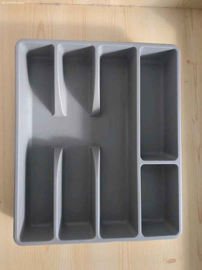 IKEA příborník
