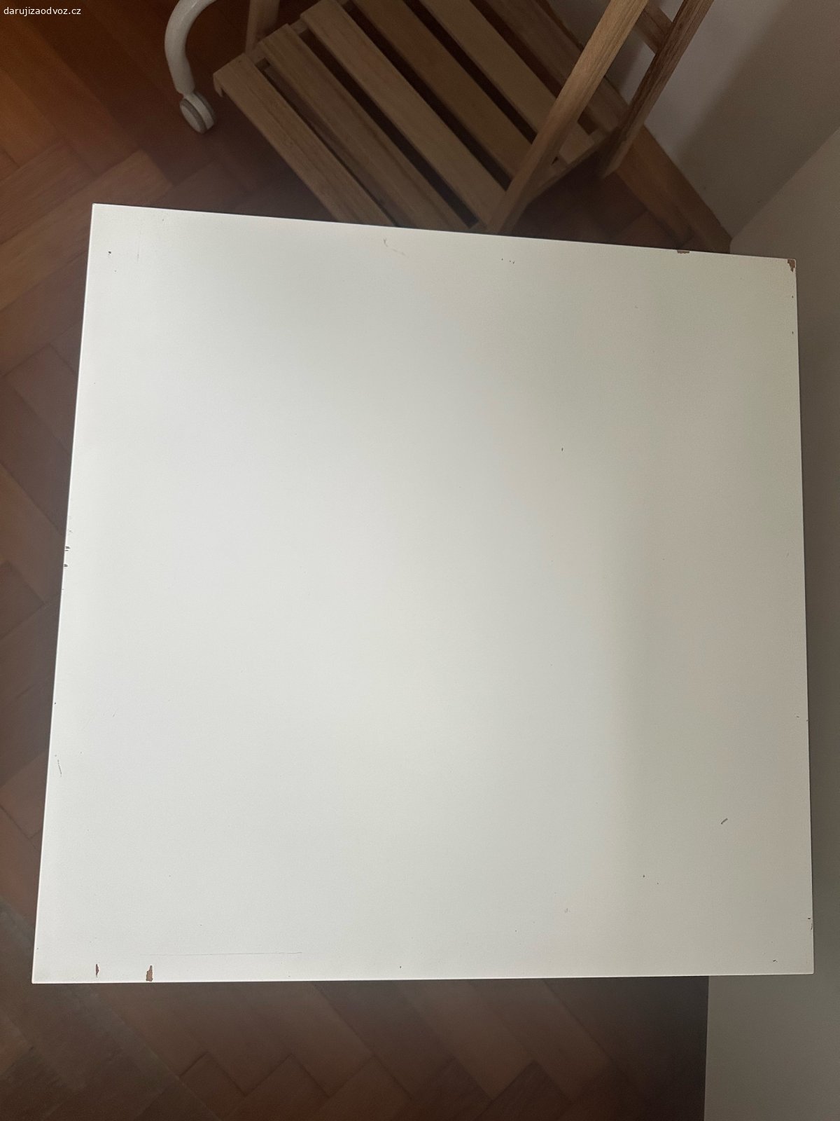Ikea stolek lack. biely stolek z ikey - Lack
používaný, mierne oškrabaná farba, viz. foto

Prevzatie: Praha 4 Podolí, v blízkosti zastávky Dvorce, nutné prísť priamo na adresu

Prevzatie možné od piatku 11.9.