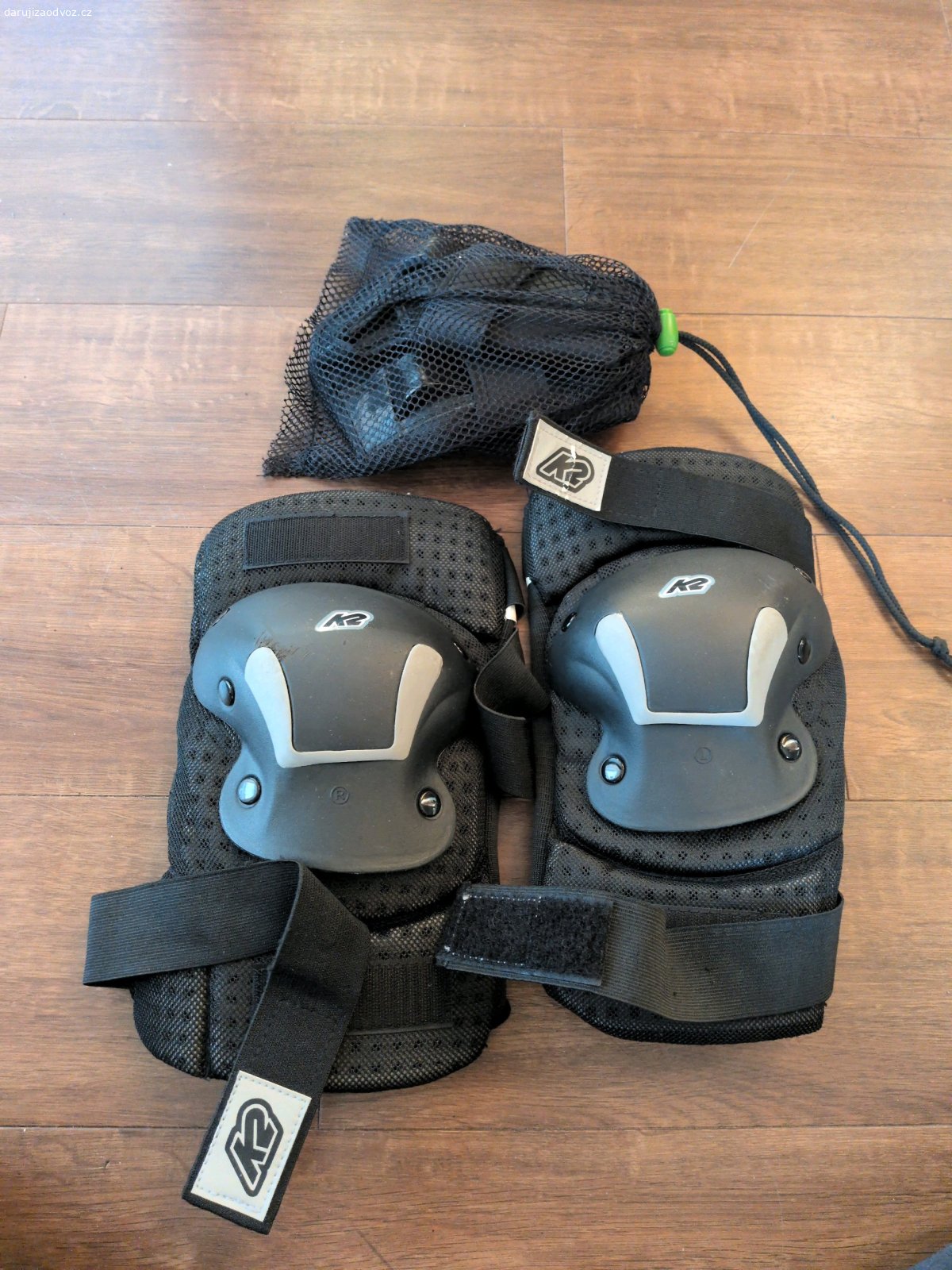 Inline brusle vel. 44 + chrániče. Dámské inline brusle zn. Tempish, velikost 44. Vyměněné přezky. Včetně chráničů na kolena a ruce.