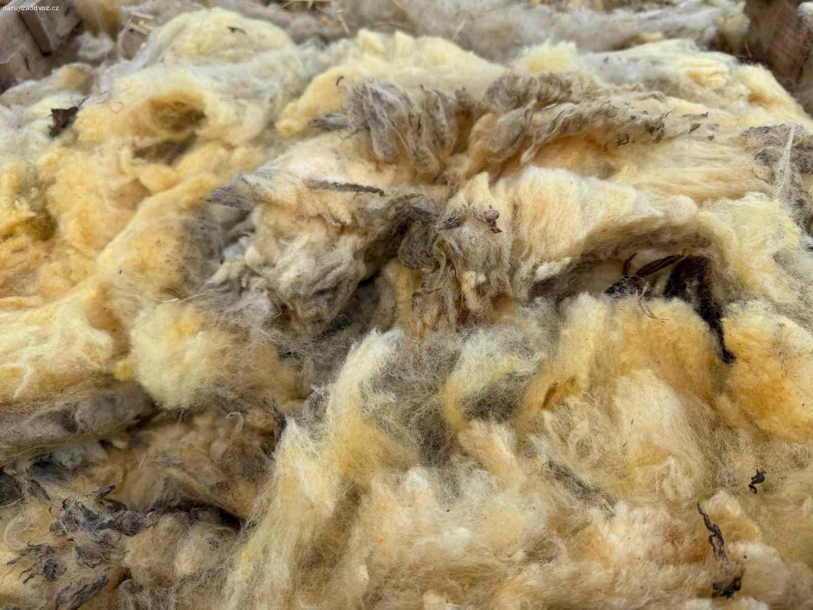 Izolacní Ovčí vlna.. 1m³ ovčí vlny na tepelnou izolaci.
Případný zájem prosím SMS