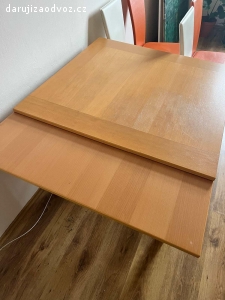 Jídelní stůl rozkládací a 4 židle